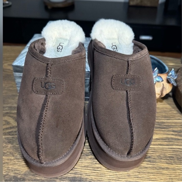 UGG slippers chocolate brown size 7 - Picture 6 of 7